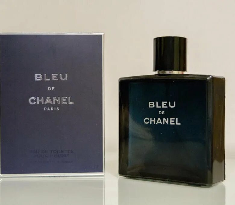 Купить шанель мужской оригинал. Блю де Шанель мужские духи. Blue de Chanel мужские духи. Шанель Блю де Шанель. Chanel Blue мужские духи.