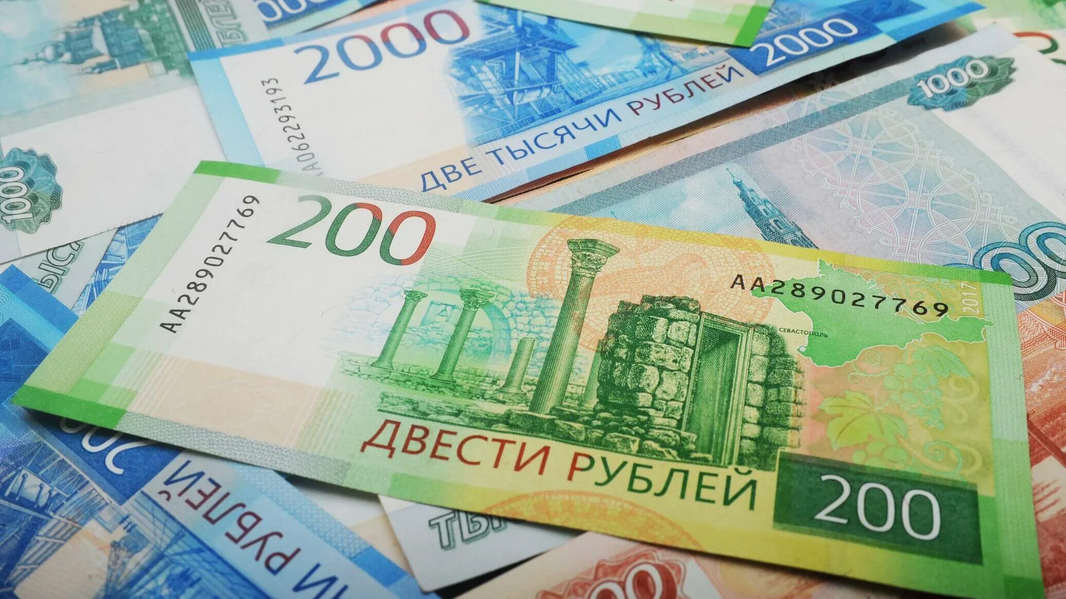 100 млн сумов в рублях