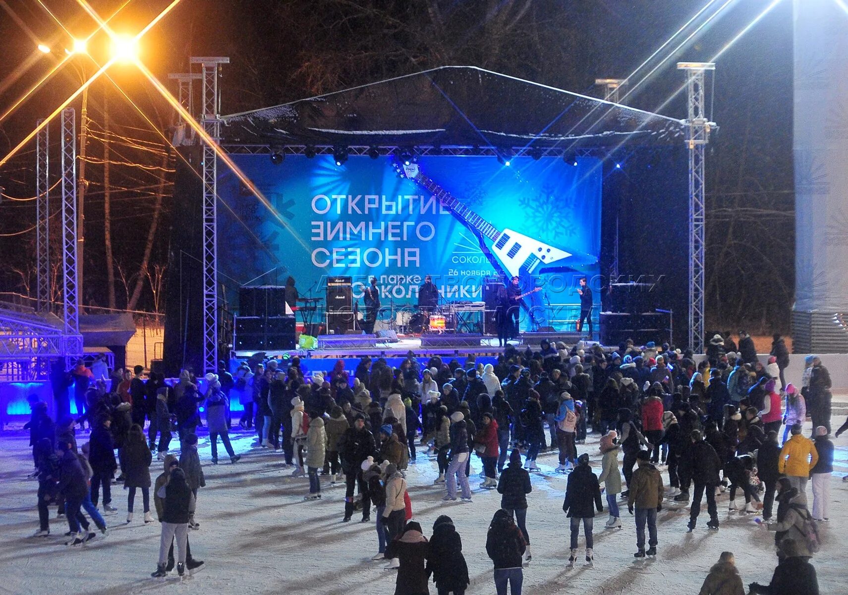 Парк сокольники центральная эстрада. Парк сокольники концерт. Парк сокольники концерт. Парк сокольники концерт. Парк сокольники сцена.
