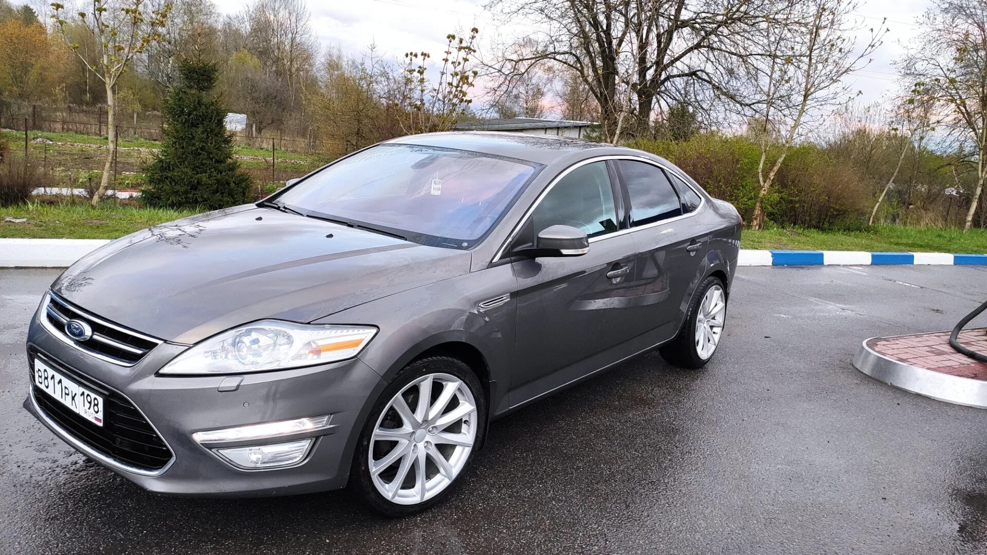 Форд мондео 4 купить москва. Форд Мондео 4 Титаниум. Ford Mondeo 4 Титаниум Блэк. Ford Mondeo Titanium 2.5. Форд Mondeo Titanium.