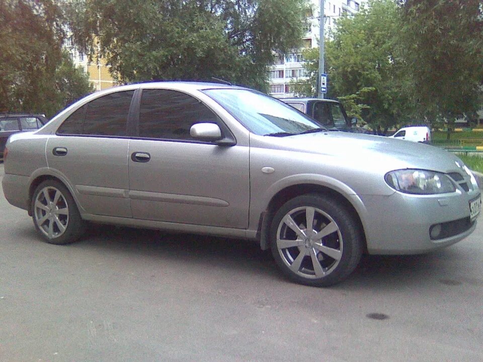 Ниссан альмера купить колеса. Nissan Almera n16 r17. Nissan Almera n16 диски r16. Альмера Классик р16. Ниссан Альмера н16 r17.