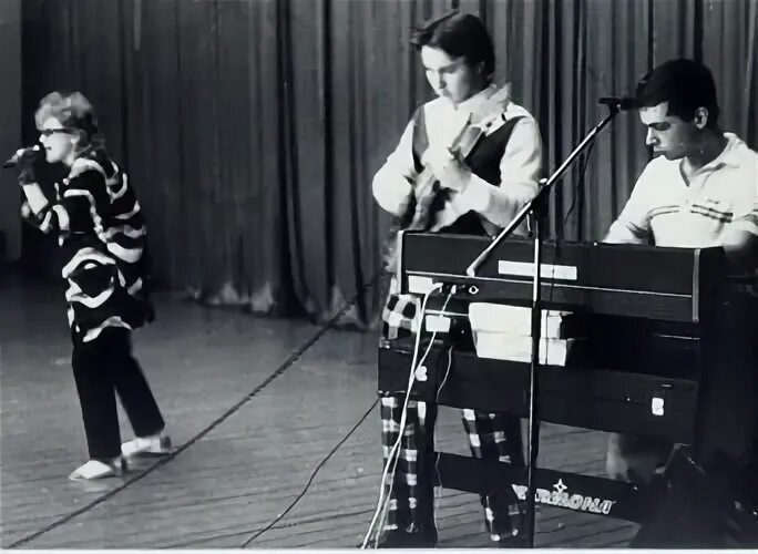 Группа аспирант. Группа аспирант. Группа аспирант. Фотосессия выпускной института необычные магистр. Группа аспирант.