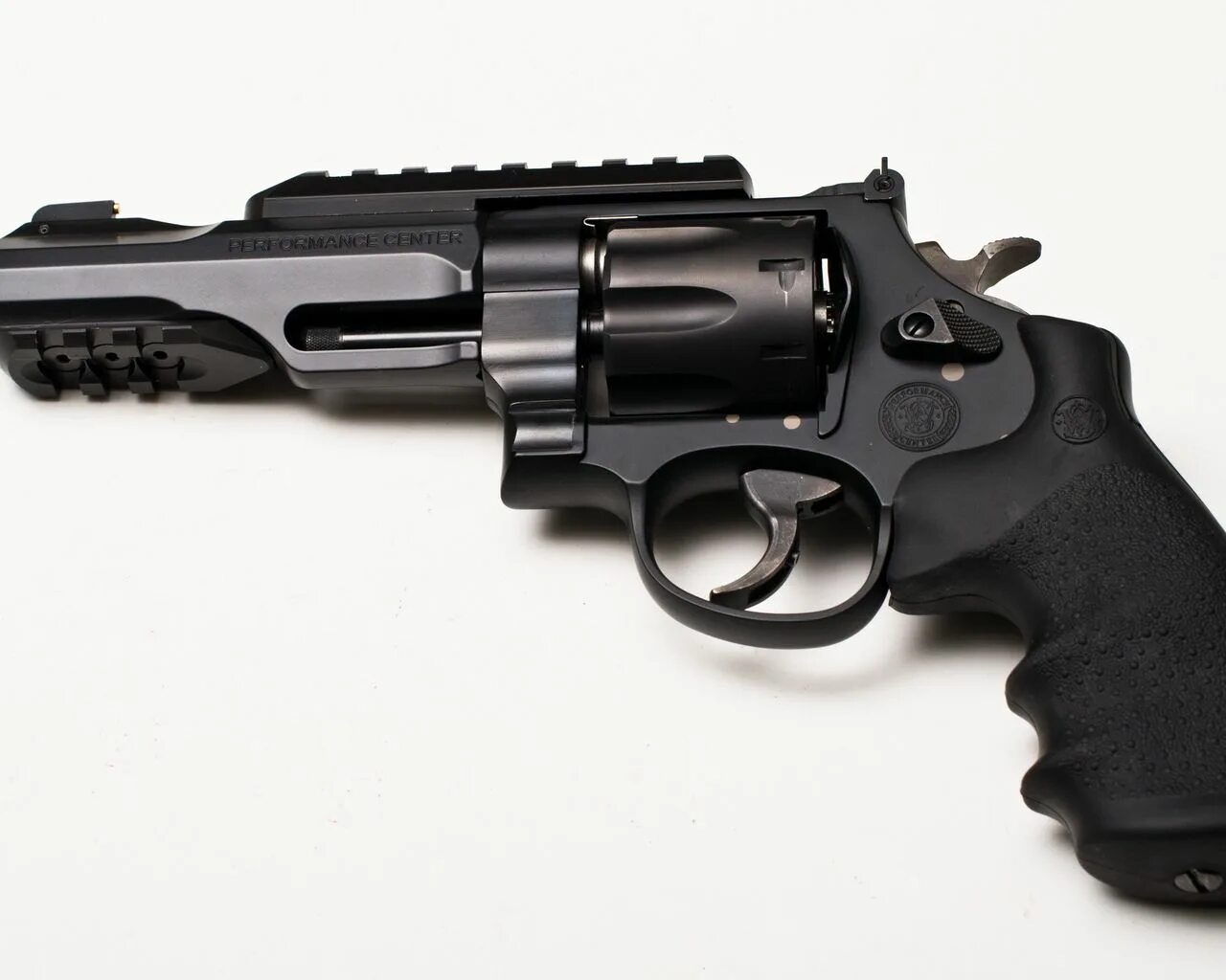 Just enough guns. Smith Wesson 327 trr8. Револьвер Smith Wesson. Револьвер Smith & Wesson 327.