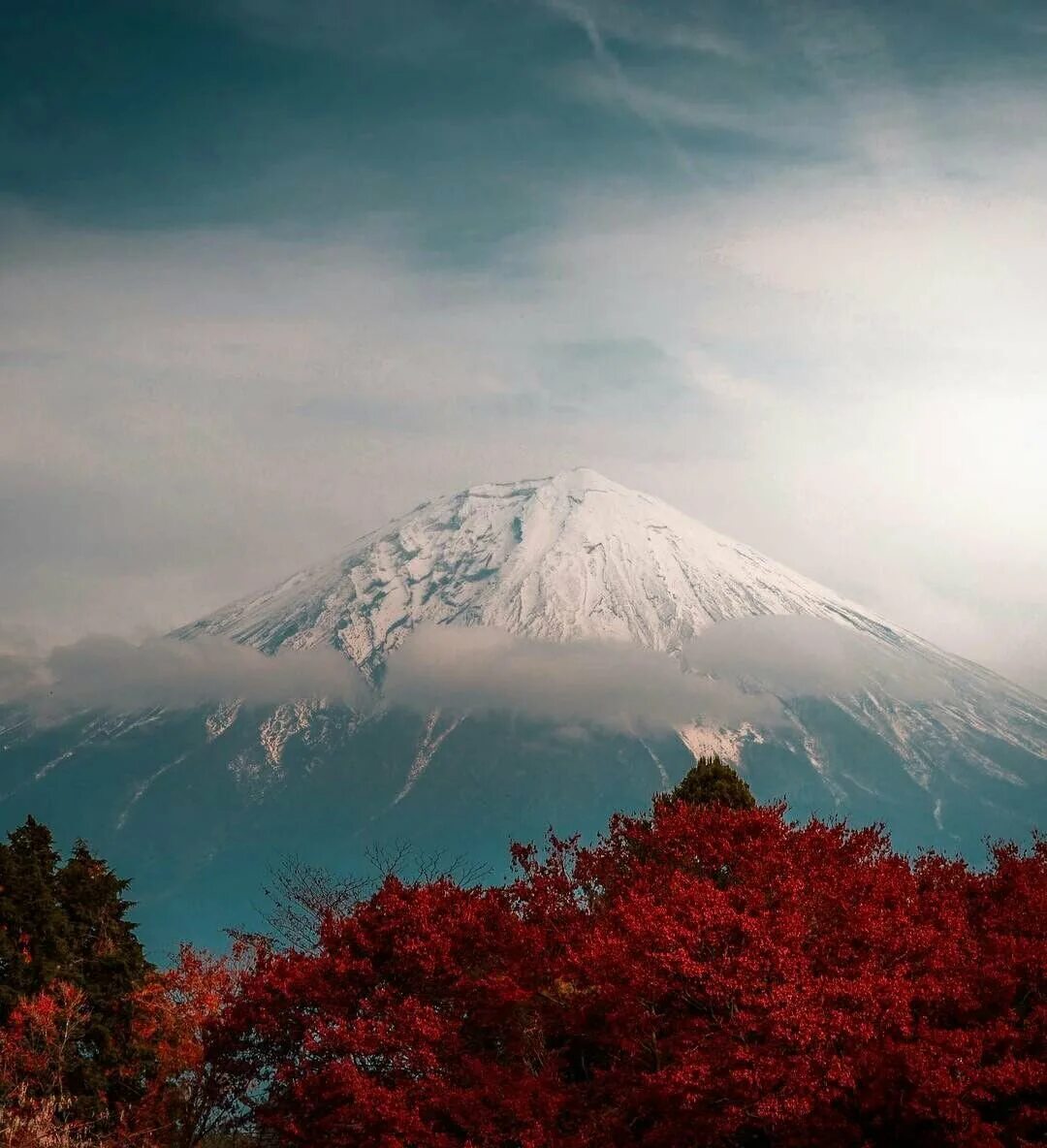 Гора-вулкан Фудзияма. Токио вулкан Фудзияма. Гора Фудзияма (Фудзи). Фудзи-Сан - Священная гора японцев. Фудзияма извержение