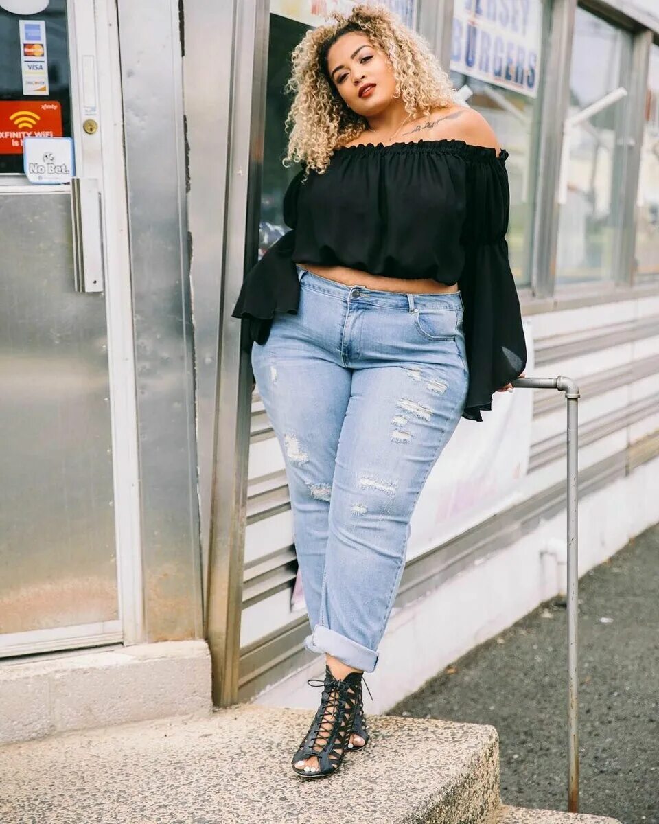 мода 1990-х годов в америке. 80-е америка мода. толстушки на дискотеке. костюм в стиле 90-х. как в 90 одевались полные женщины.