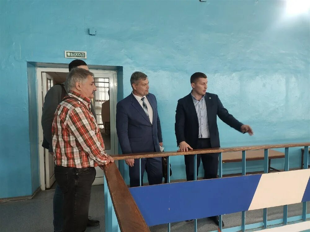 Солнцев александр борисович. Северречфлот ханты-мансийск директор. Метеор директор. Метеор директор. Юрий набатов нева тревел.