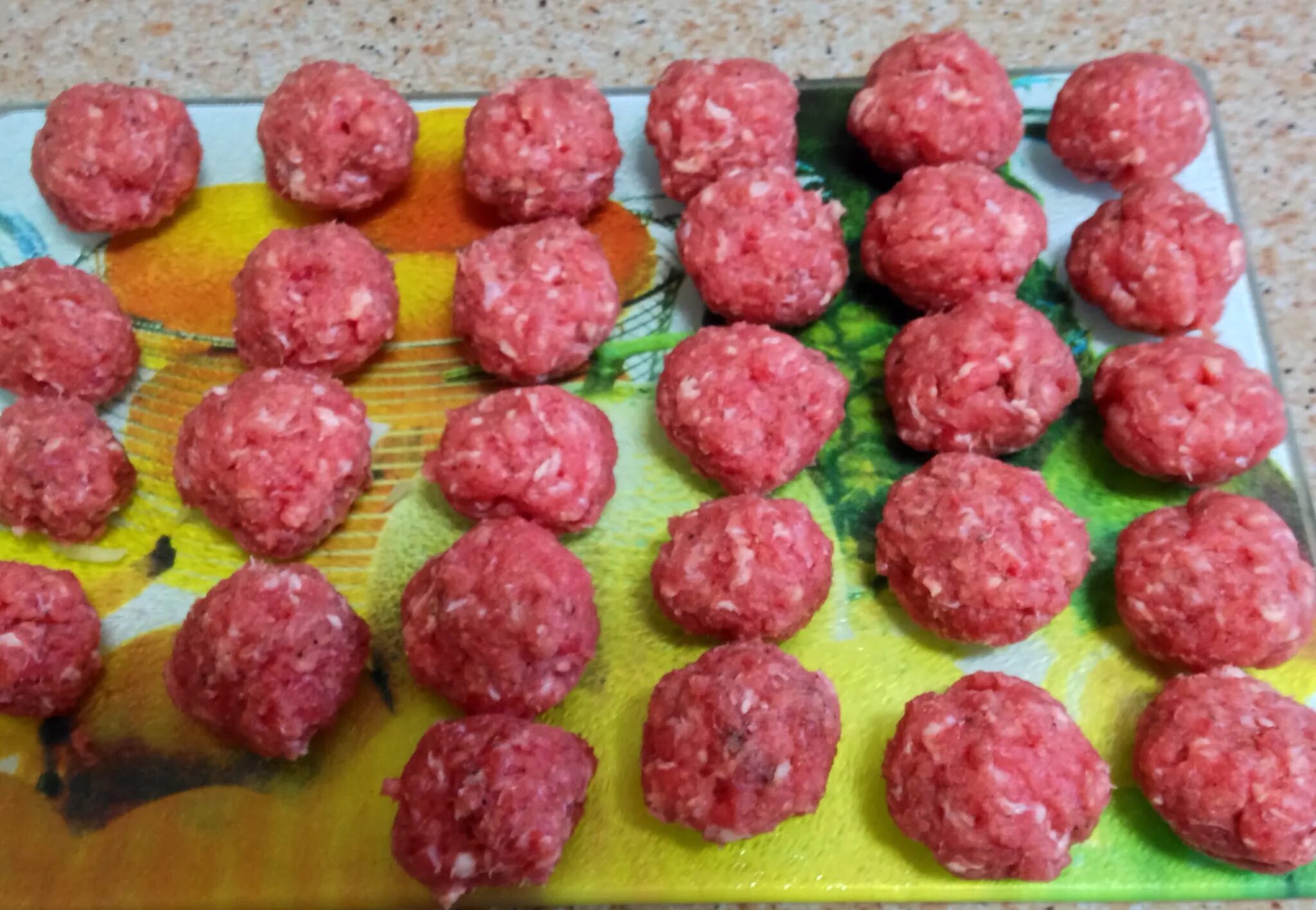 Мясные шарики замороженные. Как приготовить замороженные фрикадельки. Фрикадельки заморозка. Заморозить фрикадельки из фарша. Тефтели замороженные способ приготовления.