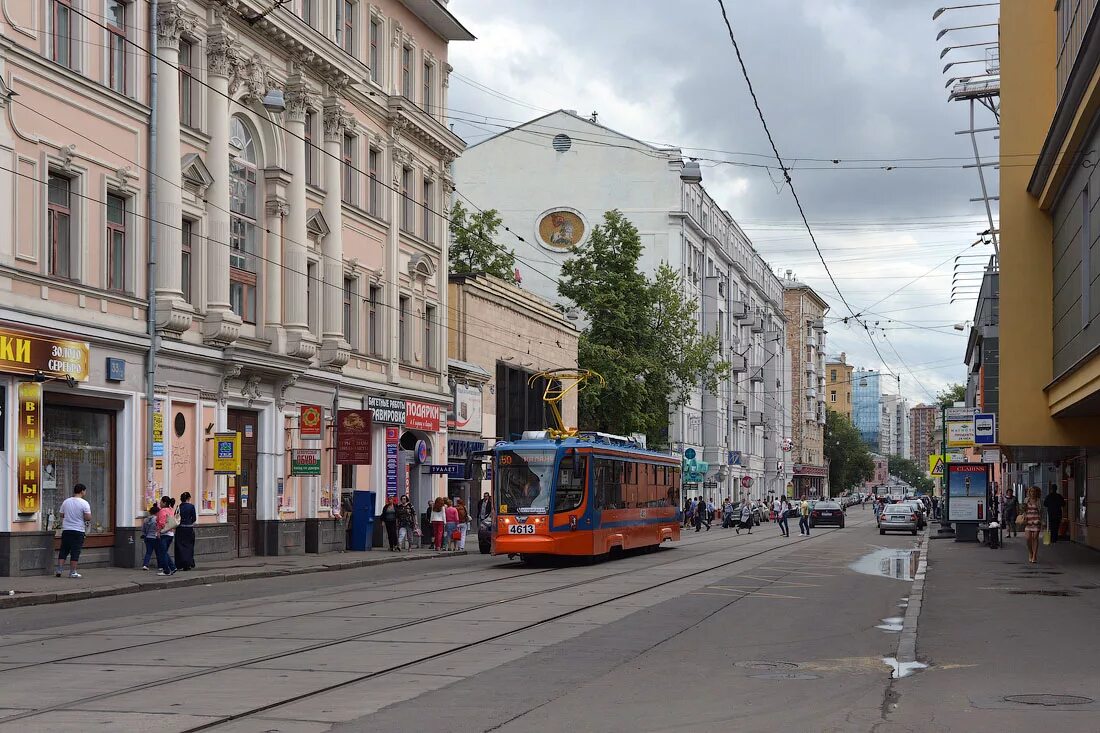 Все улицы россии. Улица Баумана Москва. Пешеходная улица на Бауманской Москва. Бауманская улица Москва 2022. Бауманская улица Питер.