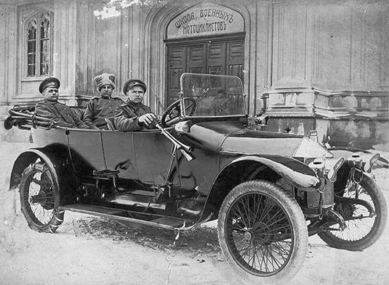 Автомобили первой мировой. Фиат 1916. Автомобили 1916. Машины первой мировой. Автомобиль 1916 года.