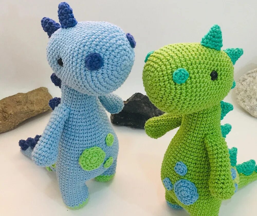Вязаный динозавр крючком. Динозаврик t rex amigurumi. timothy t-rex амигуруми. динозавр амигуруми крючком. амигуруми дракон.