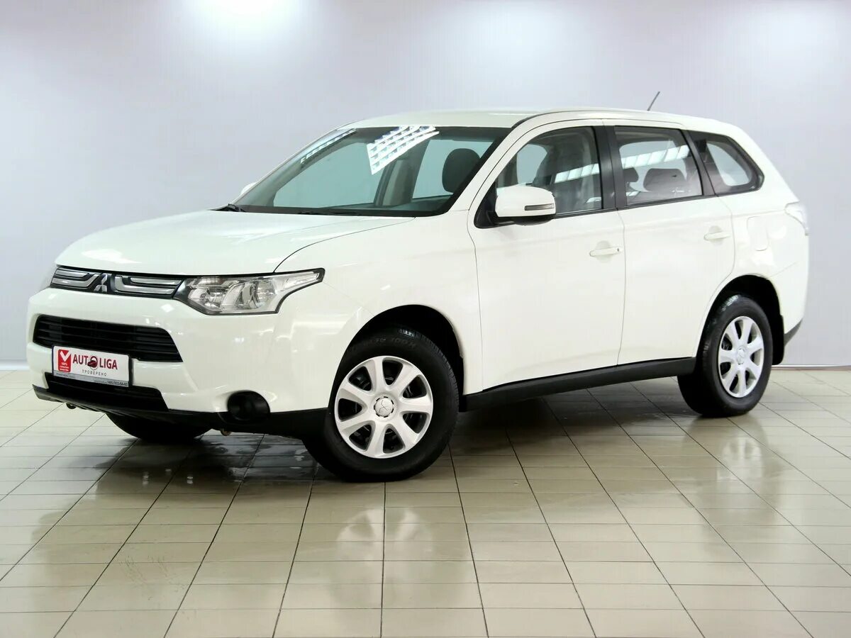 Mitsubishi Outlander 2013 белый. Мицубиси Аутлендер 2013 белый. Mitsubishi Outlander 2013 кузов. Аутлендер 2 белый. Купить митсубиси аутлендер 2013