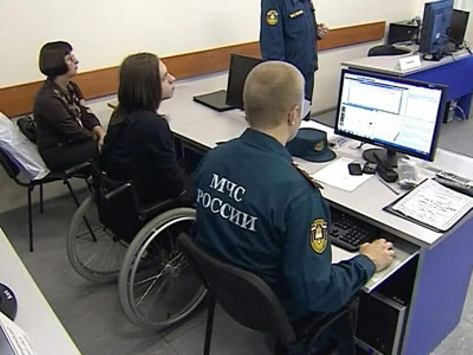 Рабочие компьютерные места для инвалидов. Трудовая реабилитация инвалидов. Оснащение рабочего места. Занятость инвалидов. Выделенные рабочие места для инвалидов.