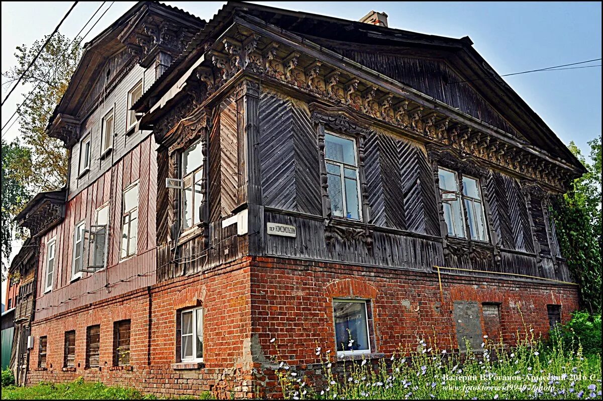 Купеческий дом xix века ярославская область. Лебедянь. Купеческий дом ярославская область. Дом купцов лошкаревых нижний новгород. Старые дома купцов.