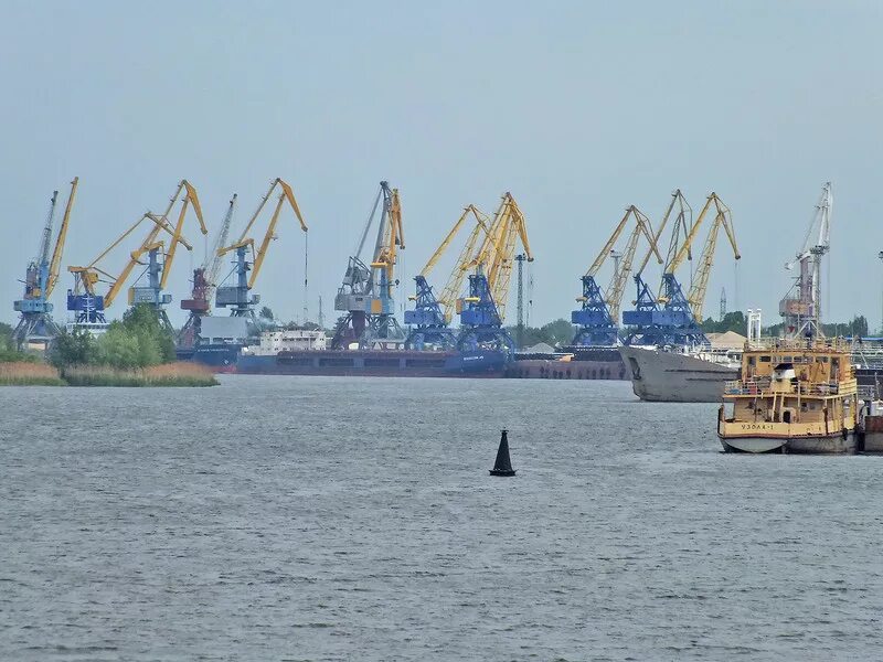 Волжский речной порт. Речпорт волжский. волгоградский речной порт, волжский. порт города волжского. заброшенный речпорт волжский.