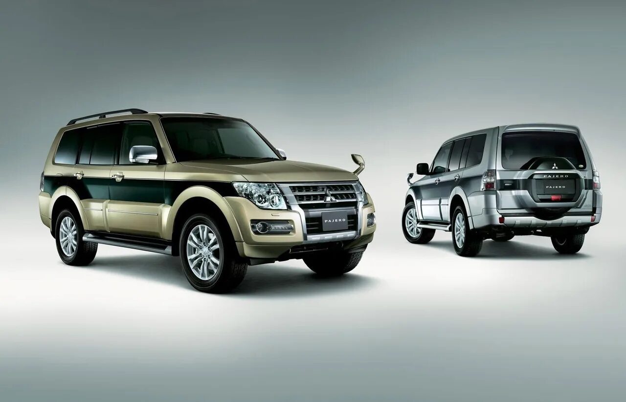 Mitsubishi pajero 2015. Митсубиси Паджеро 2015. Джип Митсубиси Паджеро 2015. Митсубиси Паджеро 4 2015. Mitsubishi Pajero 2015 комплектации.