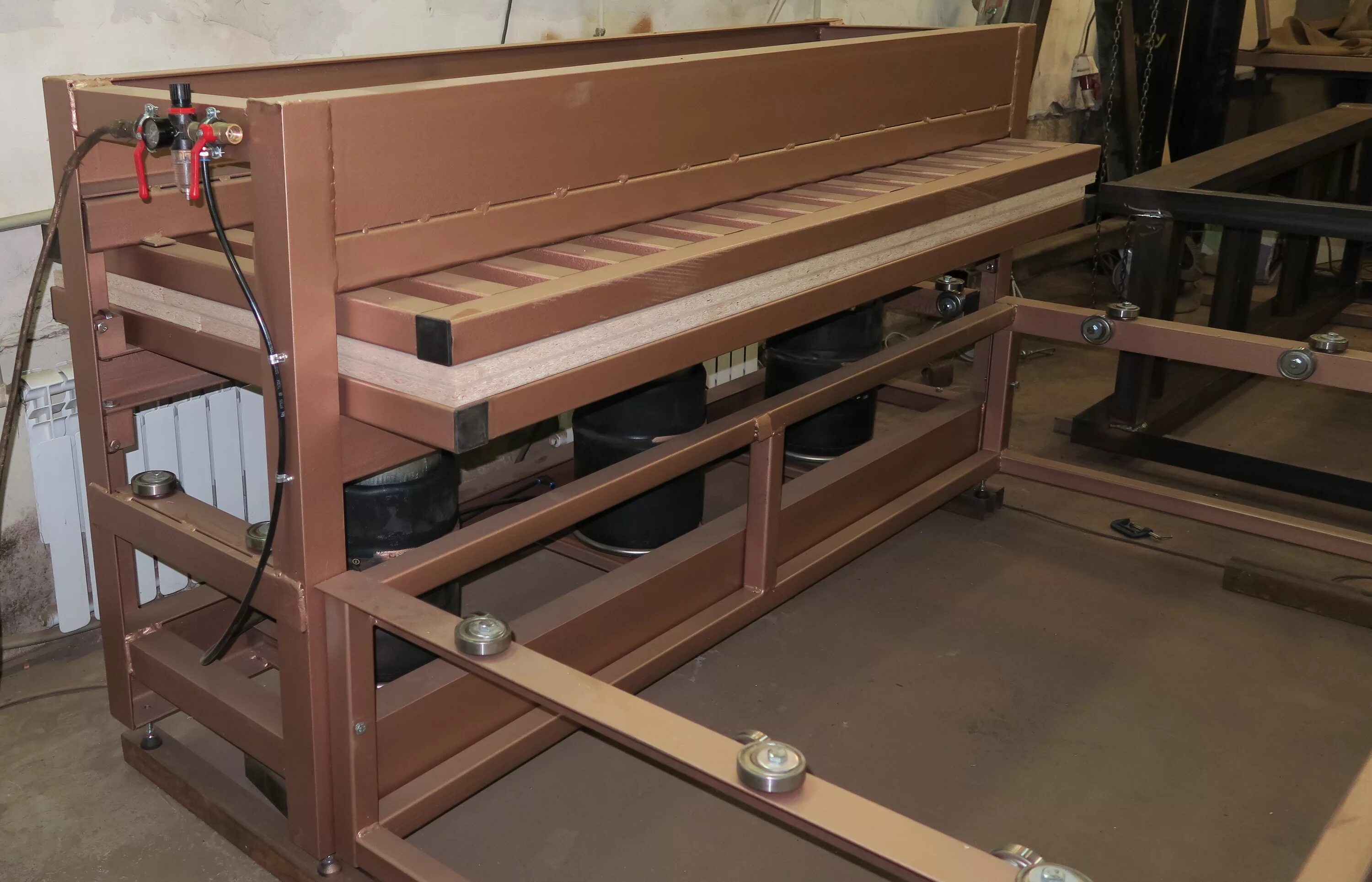 гидравлический пресс для шпонирования холодного. пресс гидравлический для шпона 3500x1300. пневмопресс для шпона. пресс механический для производства сэндвич панелей пвм-02. гидравлический пресс для шпонирования холодного.