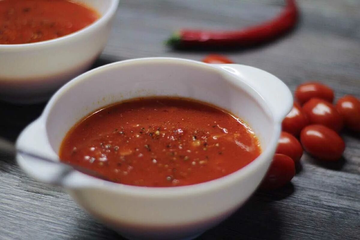 Томатный магрибский суп. Томатный суп пюре. Биск суп томатный. Суп из свежих помидоров рецепт