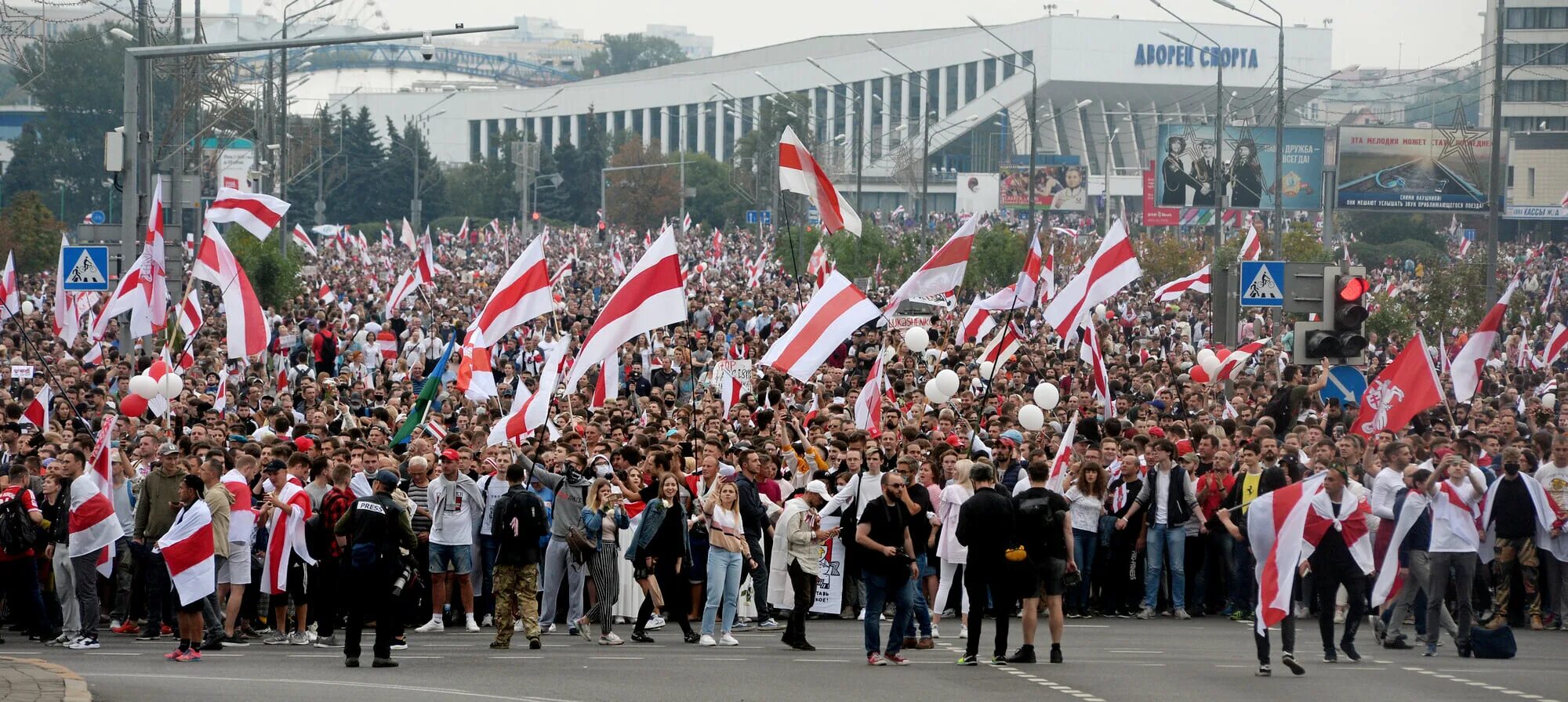 Митинг в белоруссии в 2010. Революция в беларуси. Госпереворот в беларуси. Госпереворот. Площадь 2010 минск.