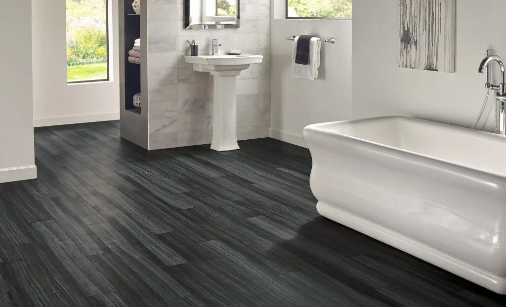 Водостойкий ламинат для ванной. Линолеум для ванной комнаты имитирующий плитку. Пол в ванной. Пол в ванной. Линолеум в ванной.