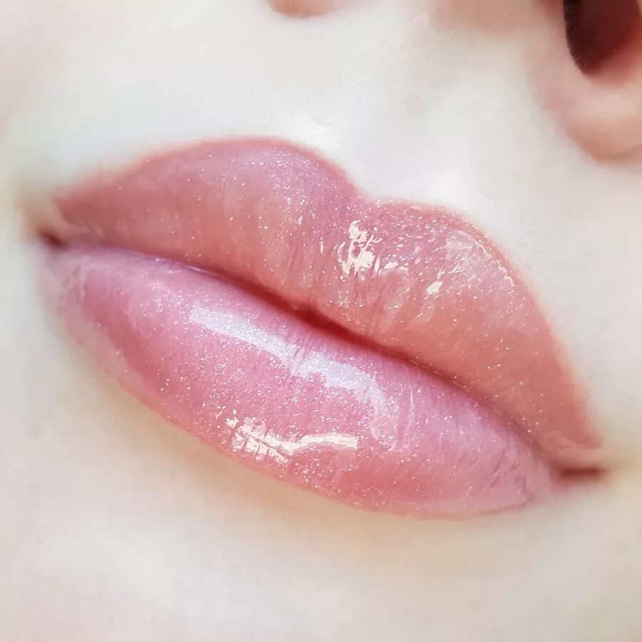 Блески нюд. Блеск для губ Dior Addict Stellar Gloss 267. Блеск для губ 267 Dior. Помада блеск для губ диор. Dior Addict блеск для губ оттенки.