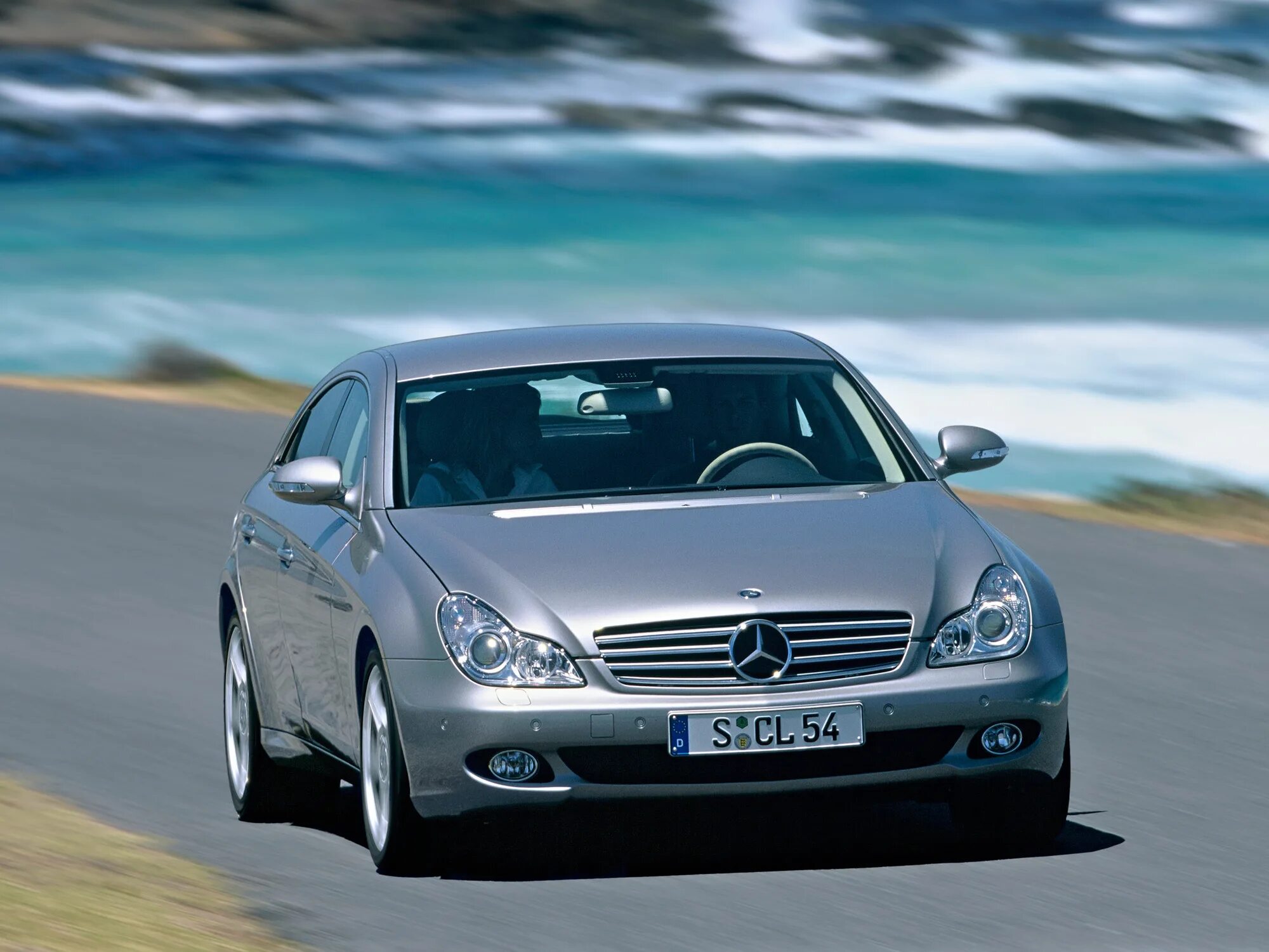 Мерседес 1 поколение. Mercedes Benz CLS 2004. Mercedes-Benz CLS-class 2005. Mercedes CLS 1 поколение. Mercedes Benz CLS 500.