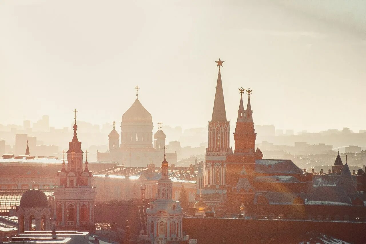 Доброе утро москва. Утро в Москве. Солнце Москвы. Солнечная Москва.