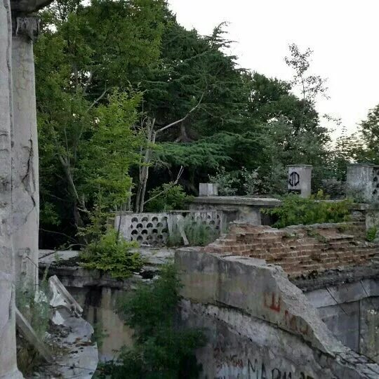 Ресторан сталина. Ресторан сталина на ахуне. заброшенный ресторан ахун. заброшенный ресторан на горе ахун. заброшенный ресторан ахун сочи.