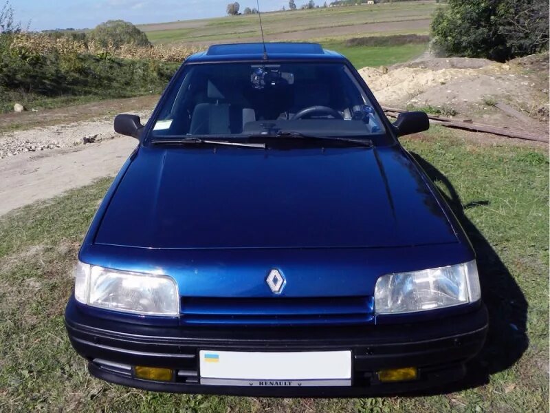 Рено 21 год. Renault 21 1.7. Renault 21 1990. Рено 21 2.0. Рено 21 GTS 1989.