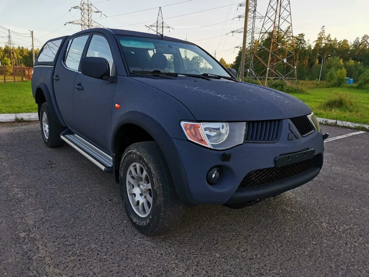 Mitsubishi l200 2008. Mitsubishi l200 Раптор. Митсубиси л200 Раптор. Mitsubishi l200 в рапторе. Митсубиси л200 серый Раптор.