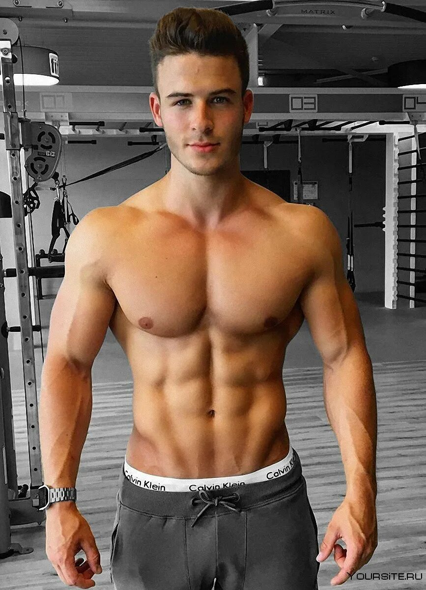 Самая красивая мужская фигура. Спортивные парни. Накаченные парни. Спортивный молодой парень. Сухой молодой.