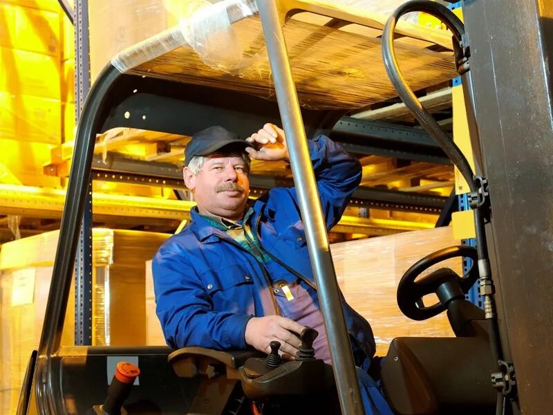 шофер. водитель штабелера. водитель. водитель на вахту московской. водитель общественного транспорта.