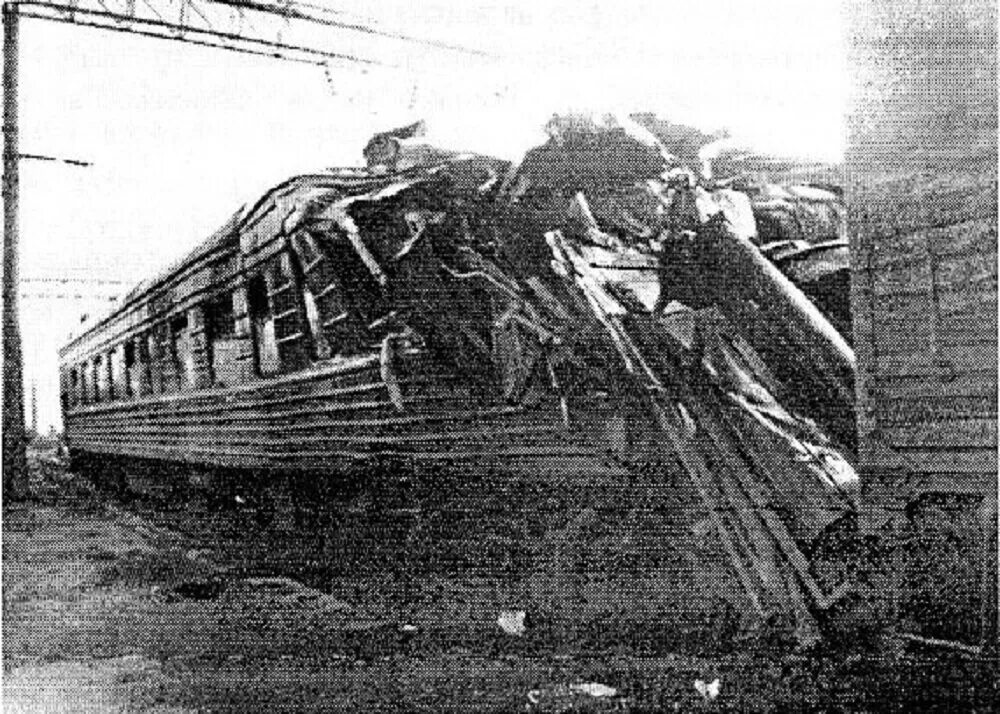 Катастрофы 80 годов. 11 августа 1979 авиакатастрофа над днепродзержинском. Крушение ту 144 в ле бурже. Железнодорожная катастрофа аша улу теляк 1989. Катастрофа аша улу-теляк 1989.