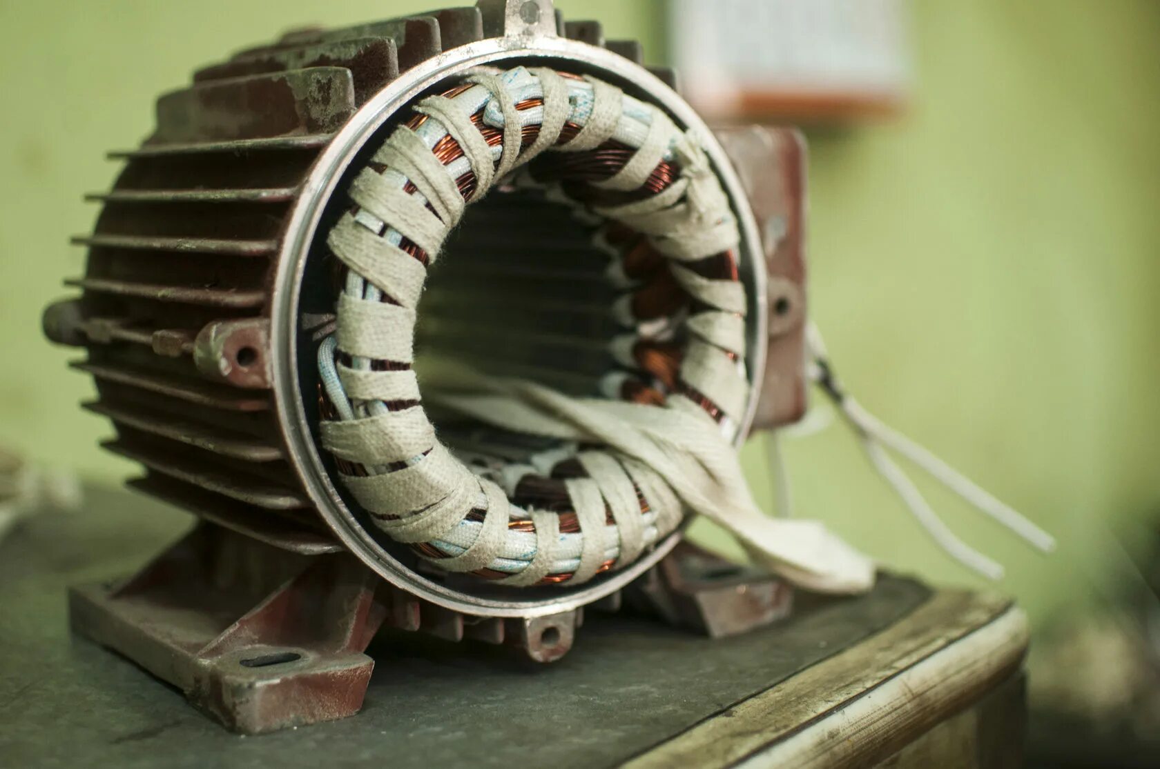 Адрес перемотка электродвигатель. Адрес перемотка электродвигатель. Перемотка обмотки статора. Перемотка статора электродвигателя. Перемотка двигателя вентилятора.