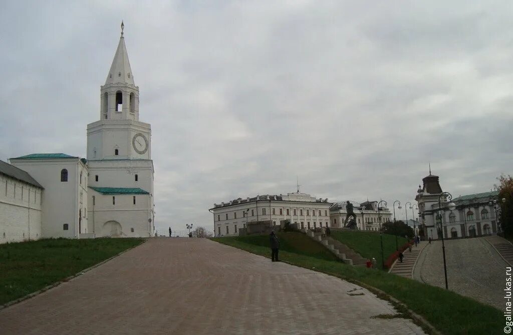 Казанский Кремль площадь 1 мая. Площадь первого мая Казань. Казань в мае. Площадь 1 мая Казань вид сверху.