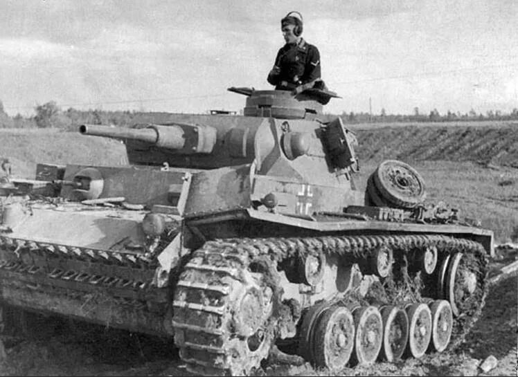 Pz iii 1941. Панзер 4 экипаж. Немецкие танки второй мировой фото. Танк германия 2 мировой. Французские танки 1940.