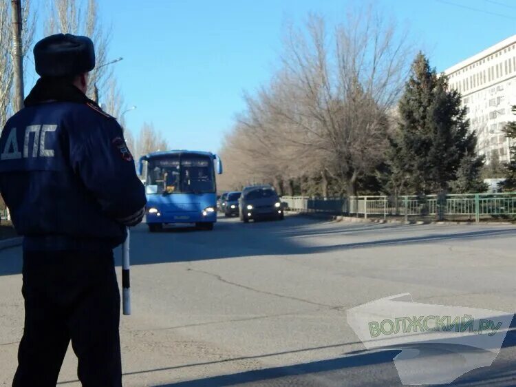 Работа водителем волжске. Рейд сотрудников ДПС. Кукин Волжский ГИБДД. Зюкин Волжский ГАИ.