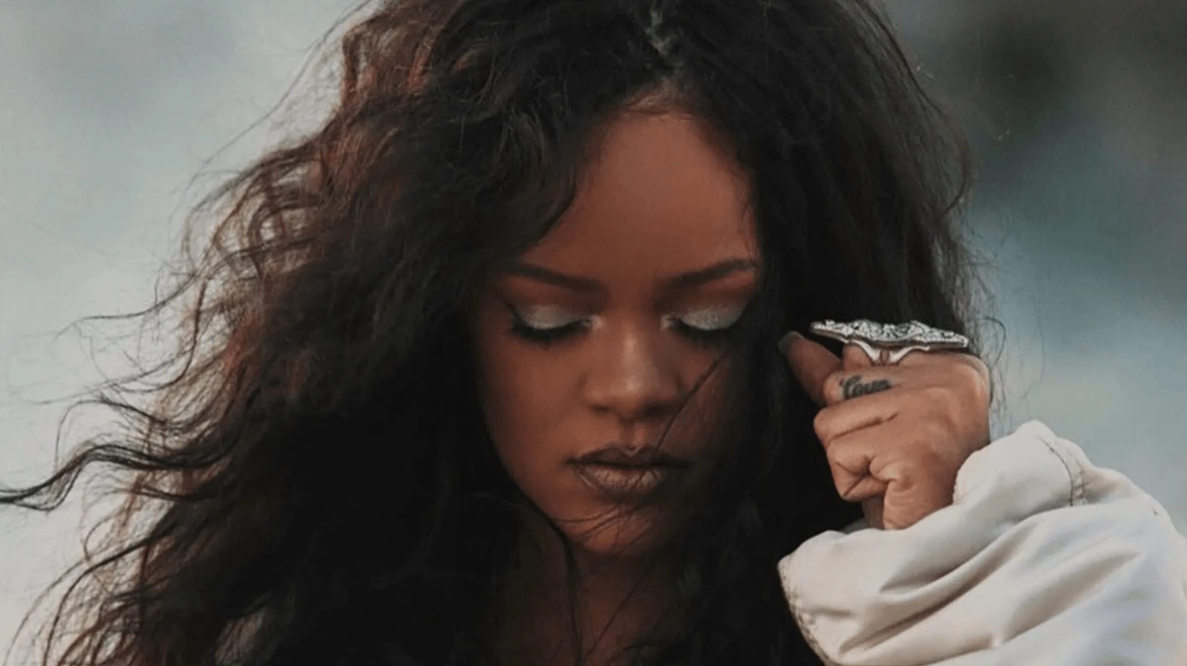 Певица риханна. Рианна 2003. Рианна песня нова. Рианна новый клип. Rihanna треки.