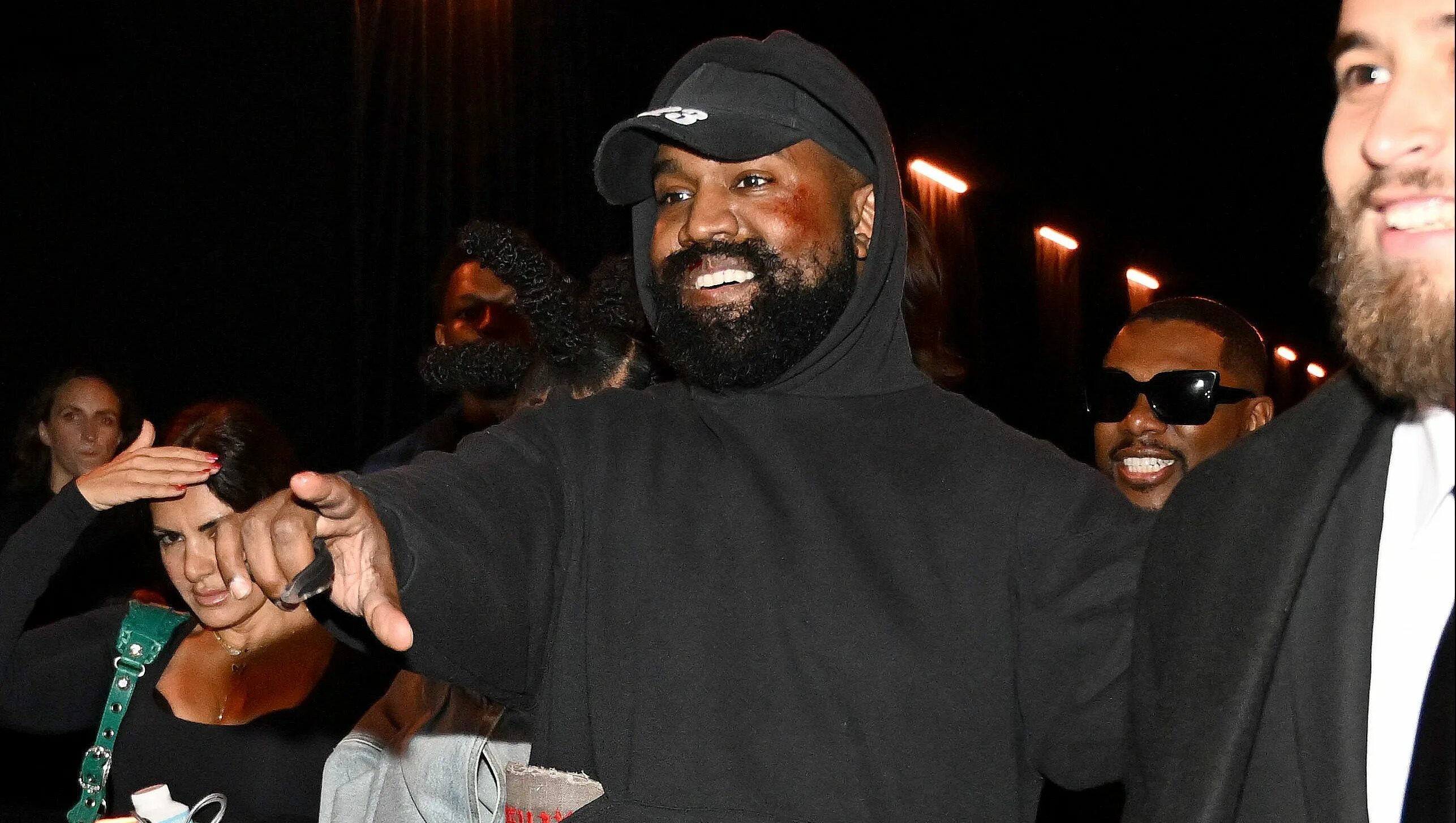 Канье уэст фото. Stars kanye west ty. Vultures альбом канье уэст. Nike kanye west. Канье уэст донда.