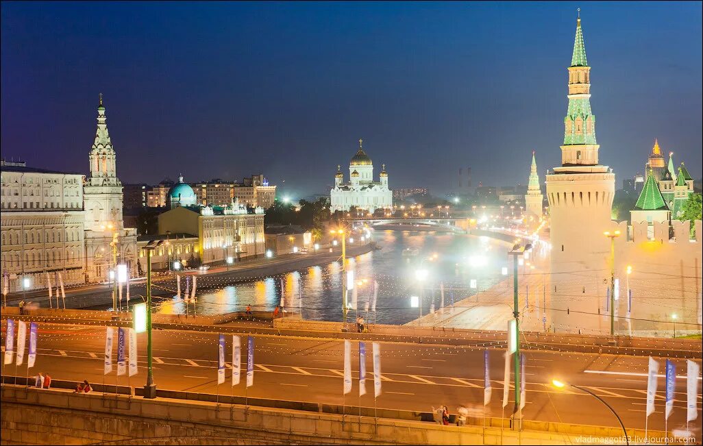 Сутки москва. Главная площадь столицы России. Москва главный город России. Столица одна столица Москва. Москва 2012.