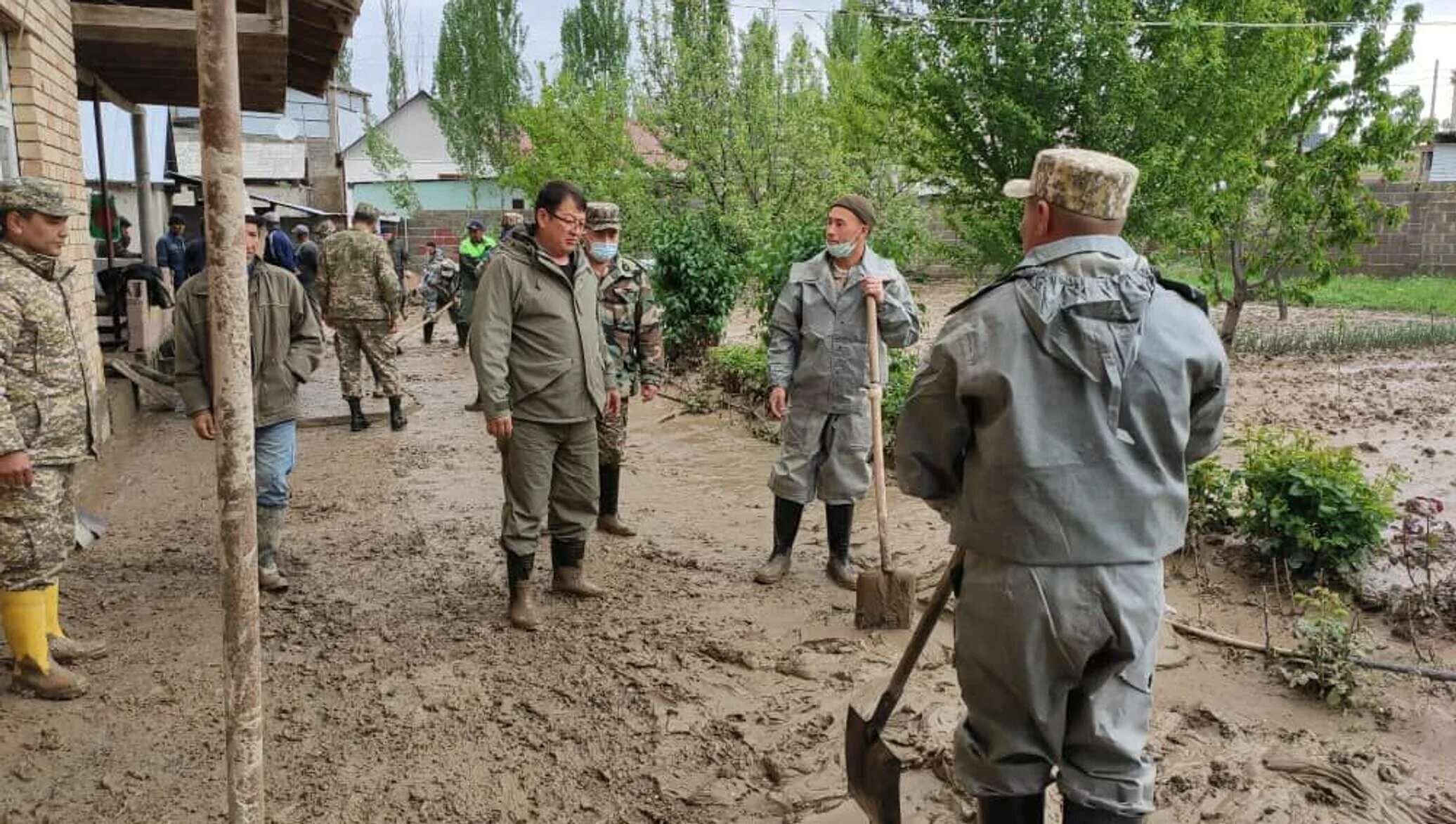 Граница кулунда таджикистан. Погода кулунда баткен. Кпп кулунду кыргызстан. Лейлек. Село кулунду киргизия.
