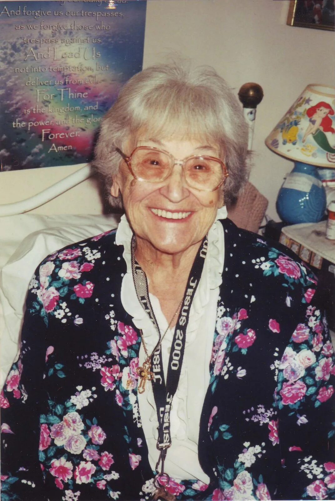 Grandma libby. ГРЕННИ Либби. Либби Эллис. Бабушка Либби. Бабушка Libby Ellis