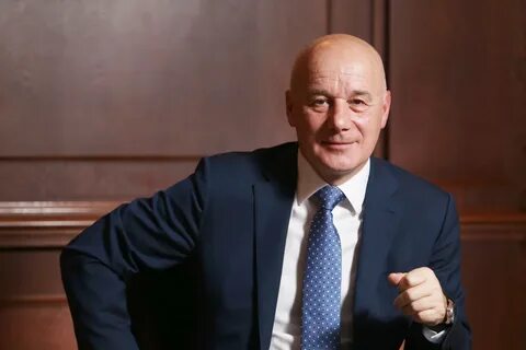 Стройтрест директор