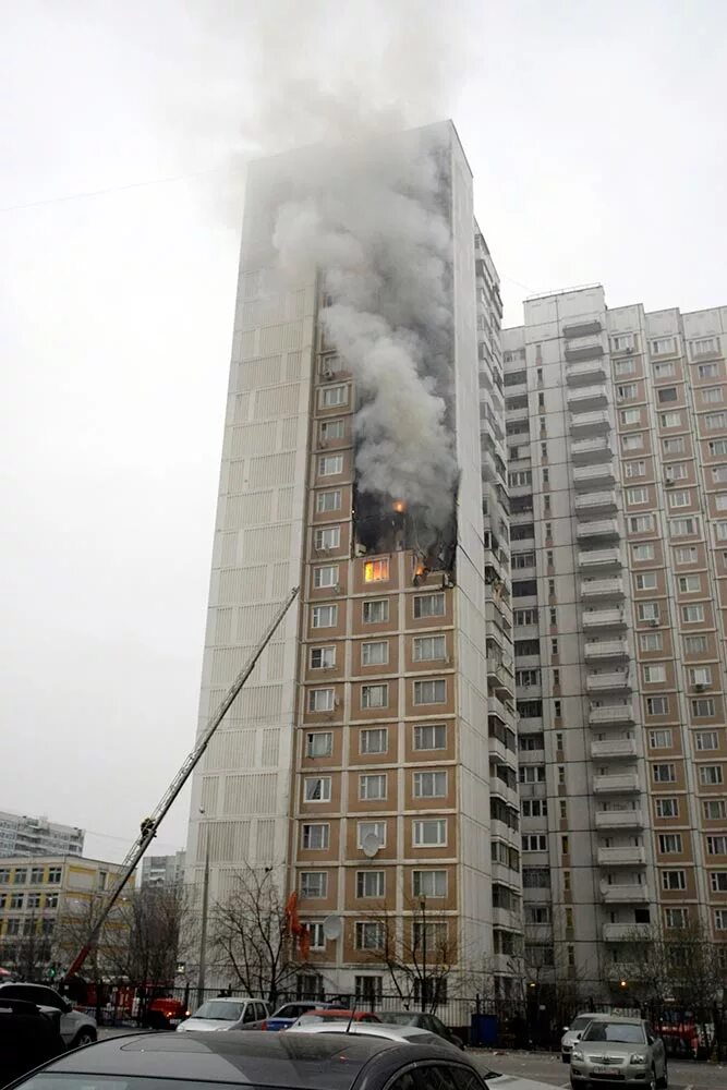 Какие дома взорвали в москве. Взрыв газа на ул. Академика Королева. Пожар на улице Академика Королева в Москве. Взрыв на ул Академика Королева КОПЭ. Взрыв газа в жилом доме в Москве на улице Академика Королева.