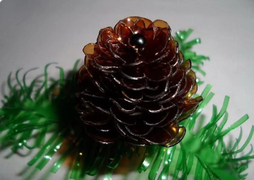 Ежик из бутылки и шишек. Ежик из бутылки и шишек. Ежик из бутылки и шишек. Ёжик из шишек и пластиковой бутылки. Ежик из шишек.