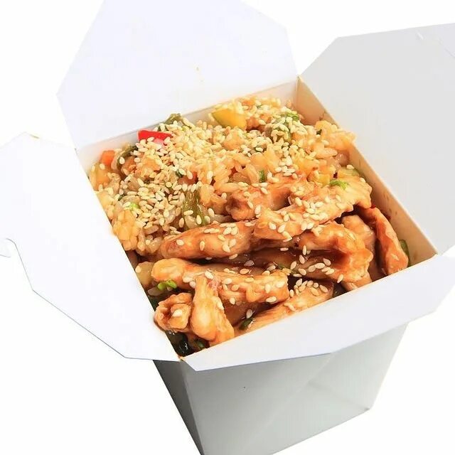 Wok тяхан с курицей. Вок тяхан. Рис тяхан в коробке. Рис в коробочке. Wok тяхан с курицей.