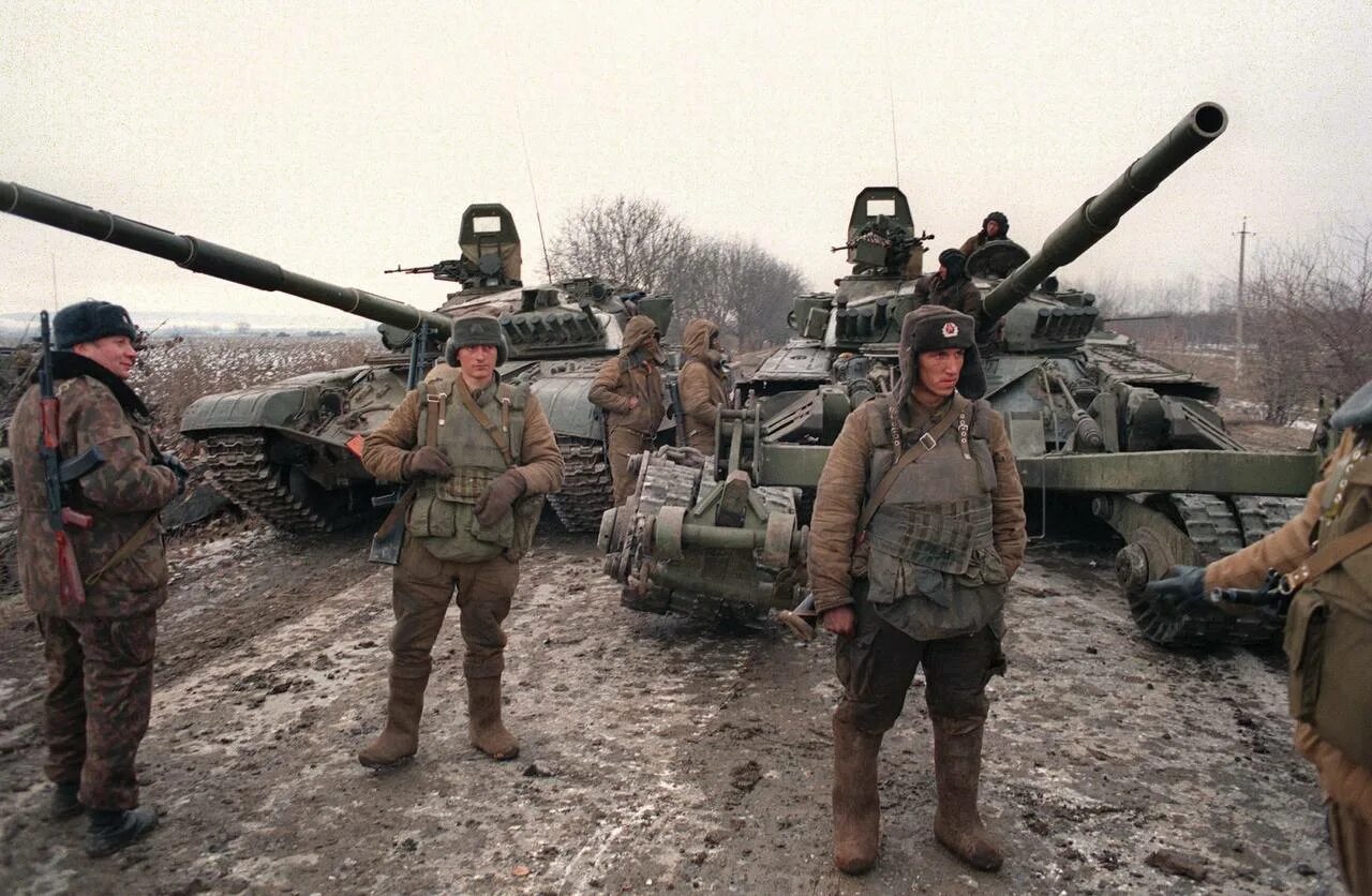 Чеченские боевики грозный 1995. Штурм грозного 1995 десантники. Чечня 1994 штурм грозного. 11 декабря 1996. Штурм грозного 1996 август.