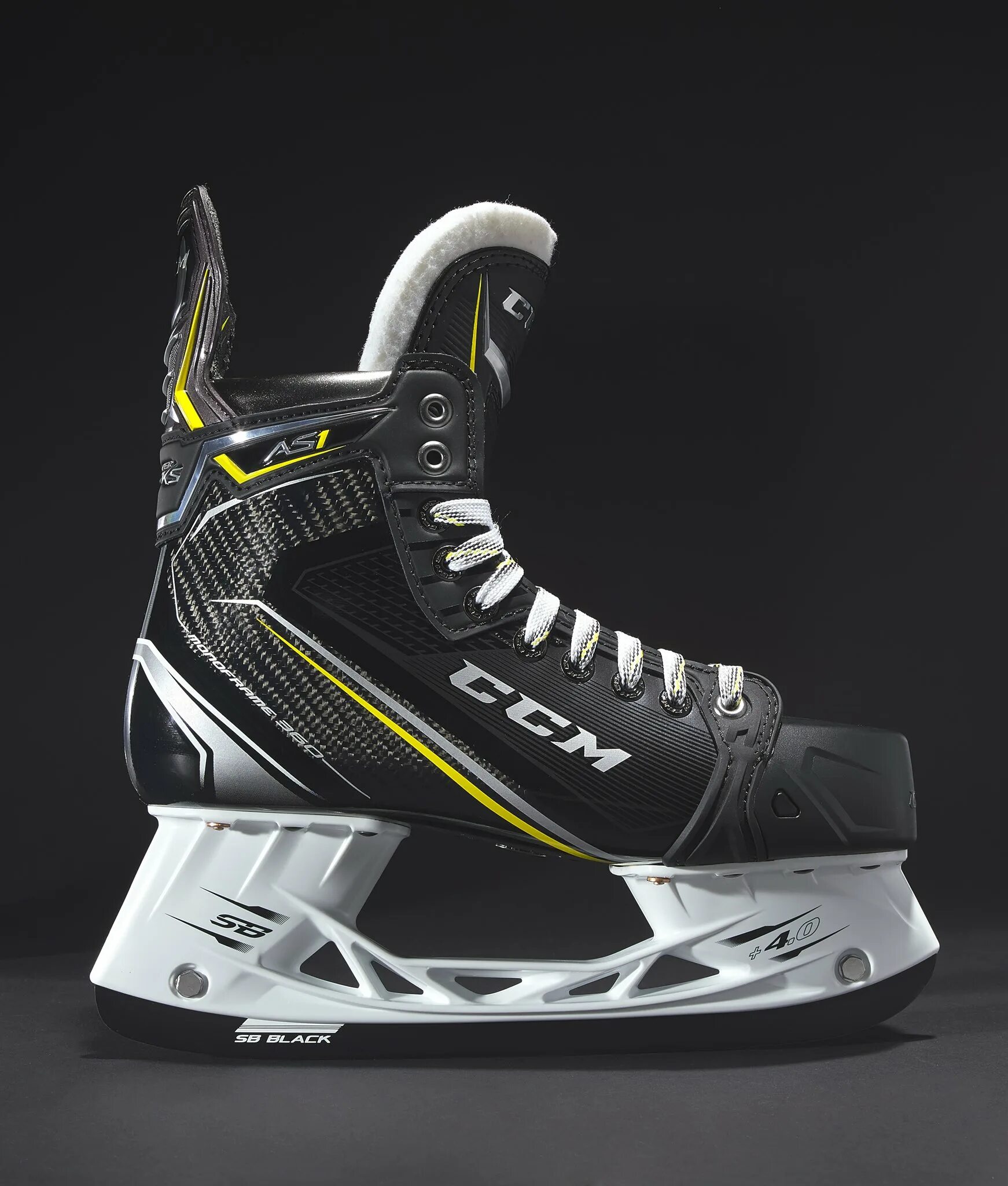 Топовые коньки. Ccm super Tacks as1. Ccm super Tacks as1 коньки. Коньки хоккейные ccm super Tacks as1 SR. Ccm as1 Pro коньки.