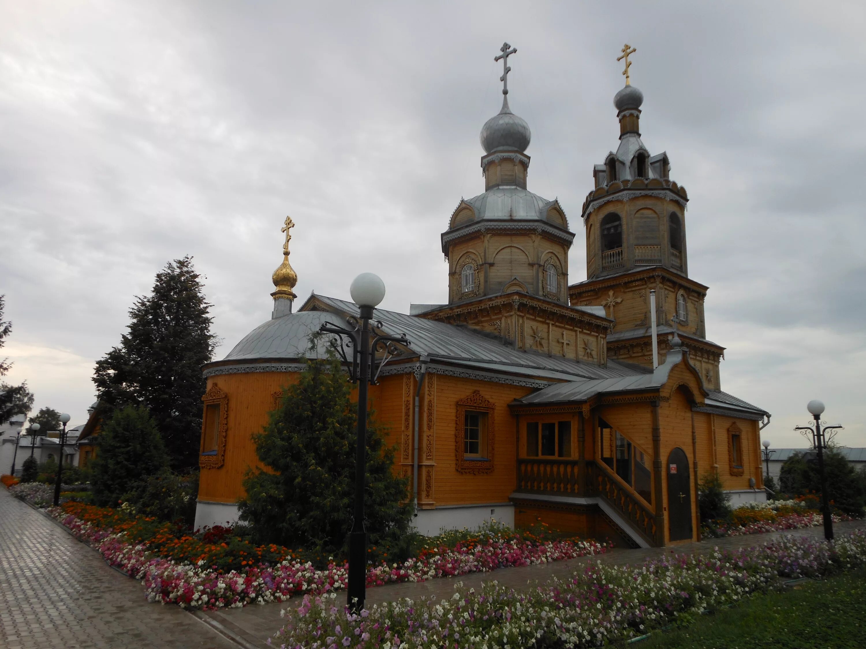 Тихвинский богородицкий женский монастырь цивильск. Собор троицы живоначальной цивильск. Цивильск собор тихвинской иконы божией матери. Церкви цивильска. Церкви цивильска.