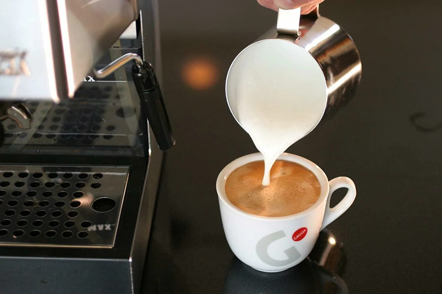 Как приготовить кофе капучинатором. Gaggia Classic Coffee. Кофемашина Espresso Cappuccino. Капучинатор для кофемашины. Капучинатор для кофеварки.