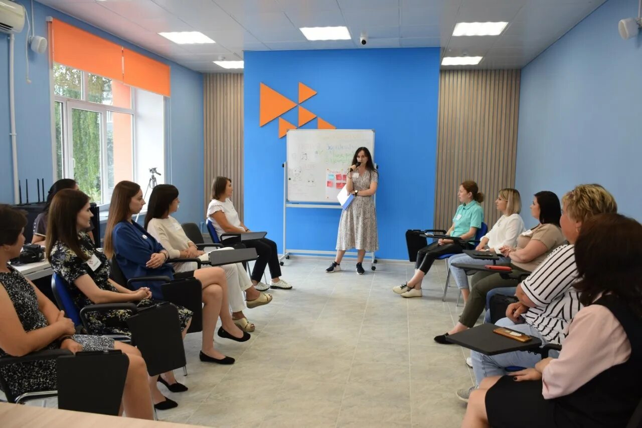 Центр занятости брянск. Занятость работников. клиентоцентричность в банке. клиентоцентричность. занятость.
